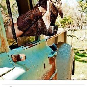 Meet your Posher, Nikki